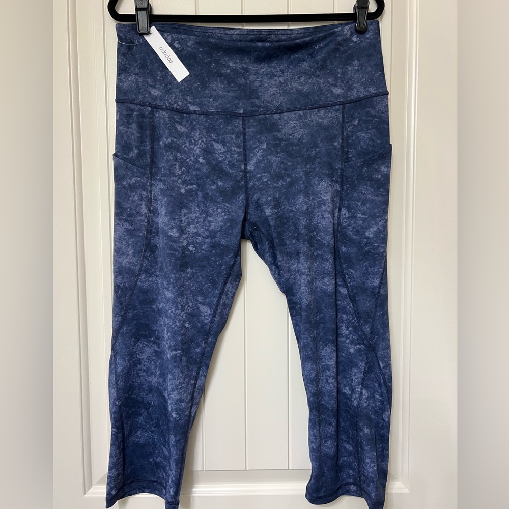 Women’s  NWT ODODOS capri athletic leggings size,2XL